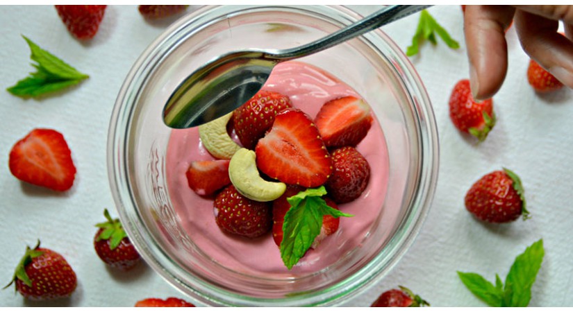 Svilnati jagodni mousse Svilnati jagodni mousse