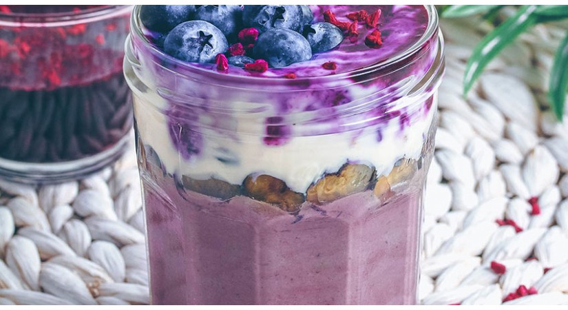 Borovničev veganski proteinski puding z ajdovo kašo Borovničev veganski proteinski puding z ajdovo kašo