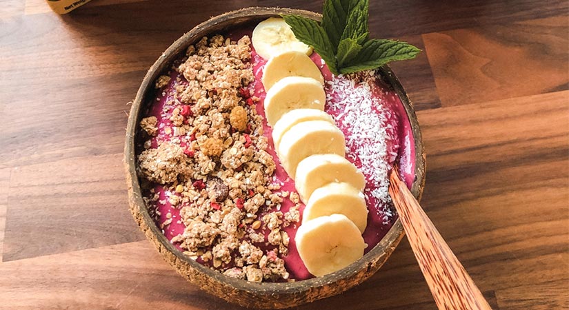 Sladoledna kolagenska smoothie bowla Sladoledna kolagenska smoothie bowla